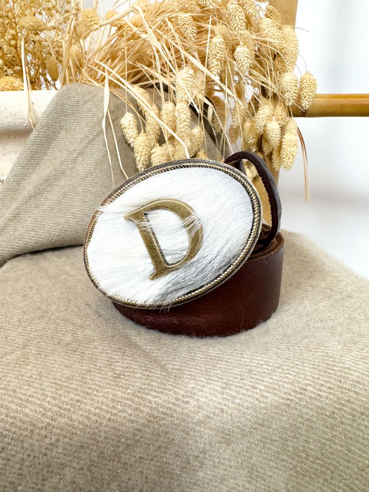 Hebilla olavada pelo largo inicial...