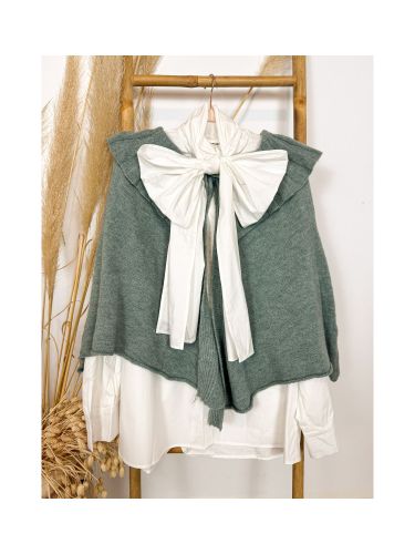 Capa de punto verde cuello bebé