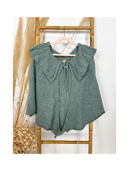 Capa de punto verde cuello bebé