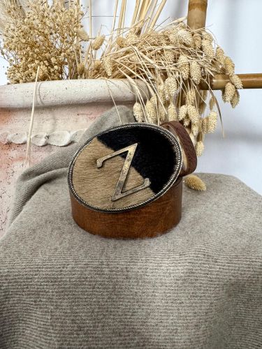 Hebilla ovalada pelo marrón y negro inicial relieve Z 2