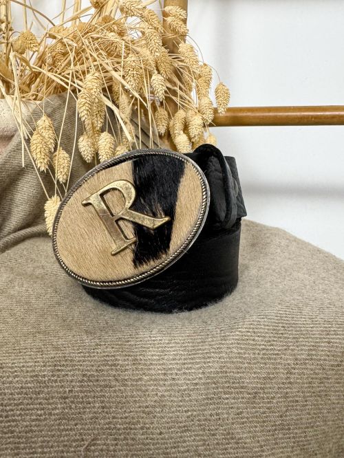 Hebilla ovalada pelo marrón y negro inicial relieve R