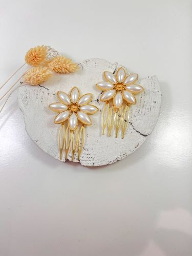 Peinecillo dorado flor nácar