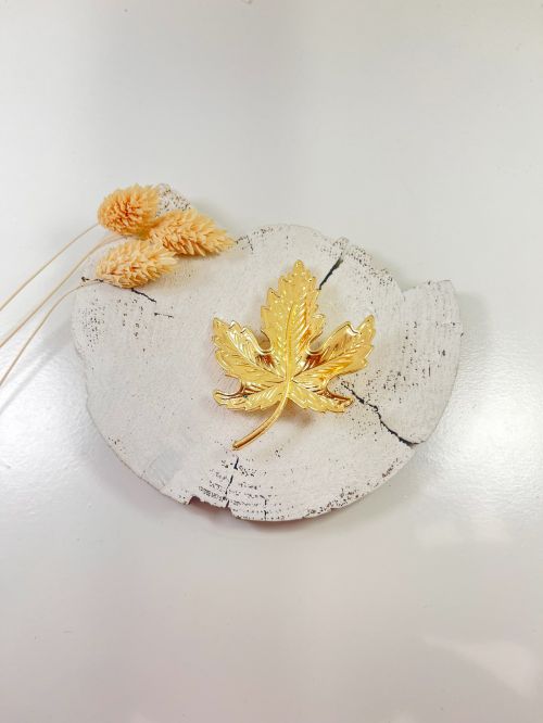 Broche grande hoja