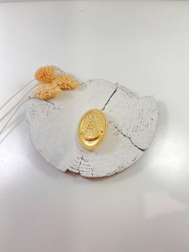 Broche dorado ovalado, virgen del Rocío, filo trenzado.