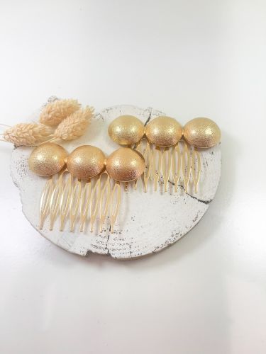 Peinecillo 3 medias bolas doradas
