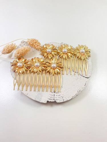 Peinecillo triple margarita mediana y perla