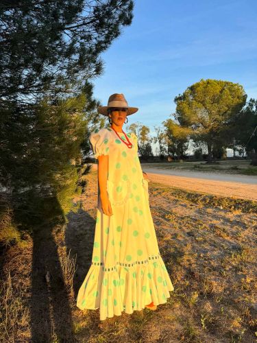 Bata Camila blanca con lunares verde agua