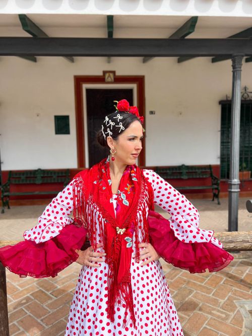 Traje María blanco con lunares rojos