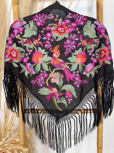 Mantón seda Valentina negro 2