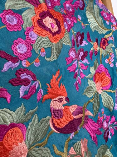 Mantón seda modelo Valentina azul añil 2