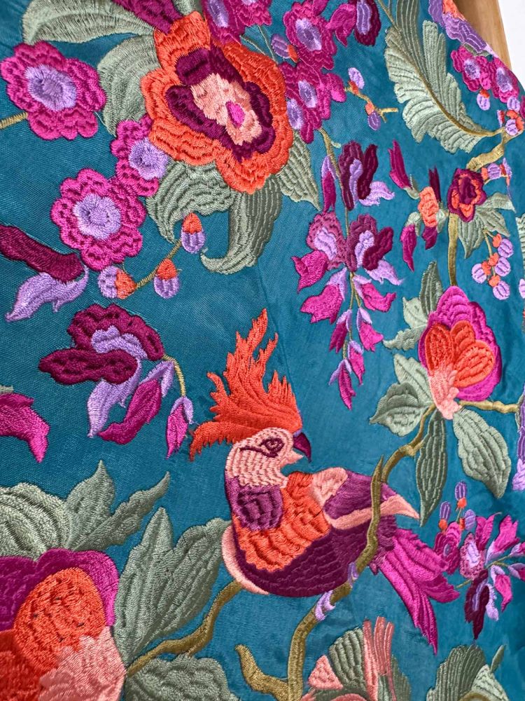 Mantón seda modelo Valentina azul añil