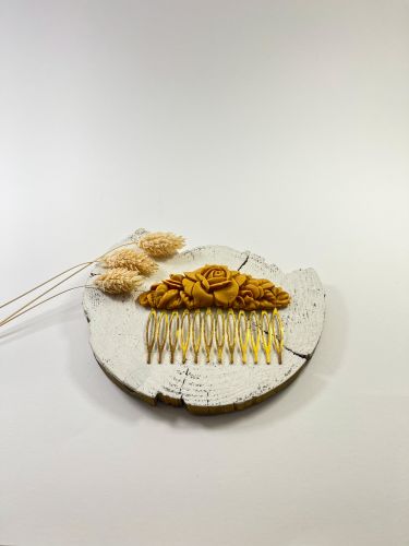 Peinecillo resina ovalado rosa grande mostaza