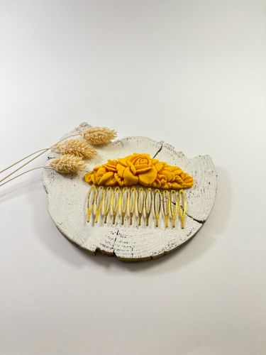 Peinecillo resina ovalado rosa grande yema