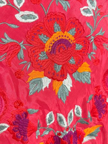 Mantón seda Araceli rojo 2