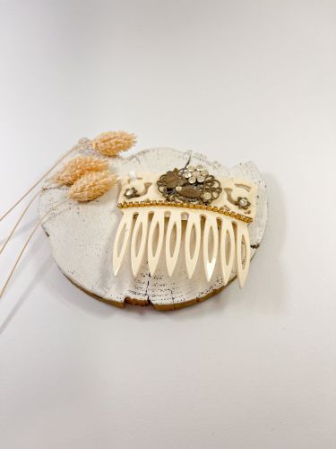 Peinecillo Maite Cárdenas blanco labrado 2