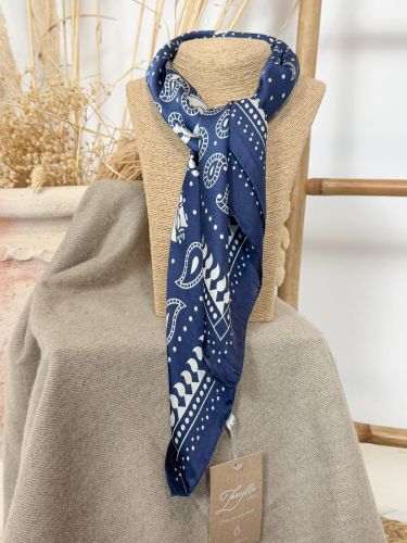 Pañuelo de seda 80x80 azul cachemir blanco y caballo