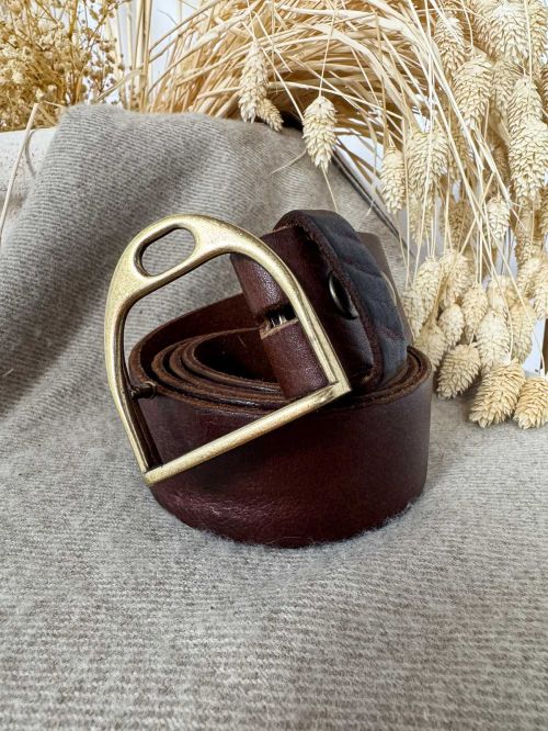 Hebilla estribo simple oro viejo