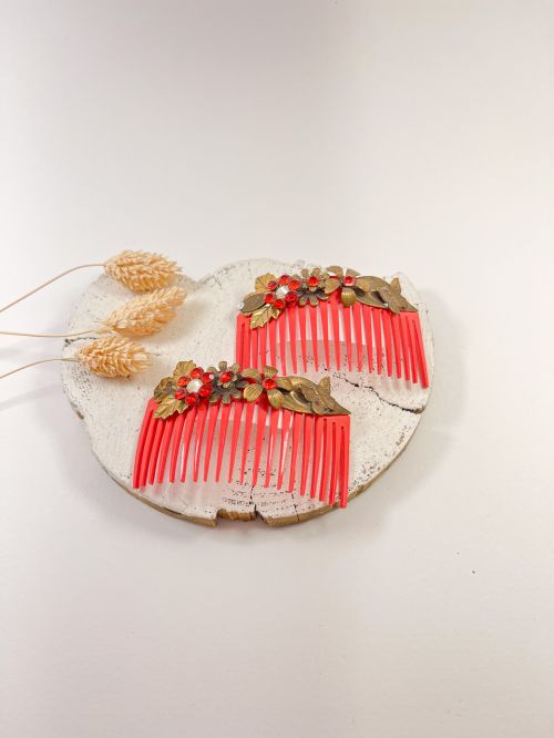 Peinecillo Maite Cárdenas coral y latón