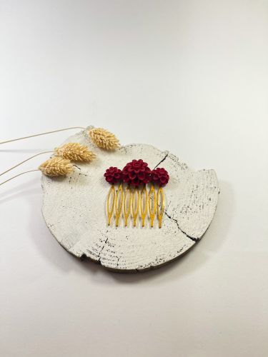 Peinecillo resina 3 flores rojo