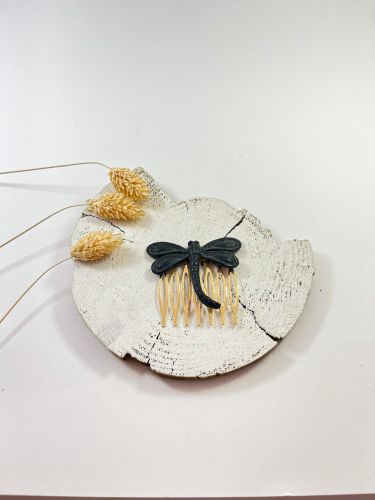 Peinecillo resina libélula negra