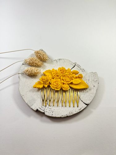 Peinecillo resina amarillo con rosas, flores y hojas...