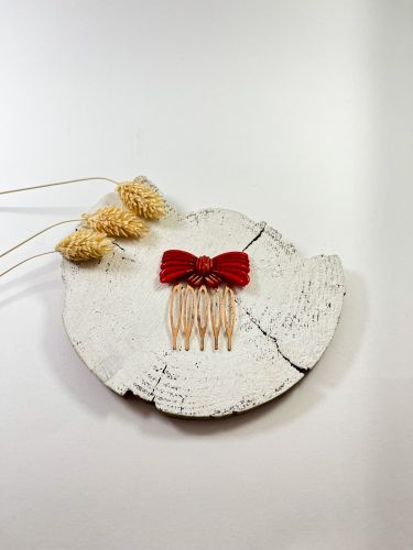 Peinecillo resina lazo rojo y dorado