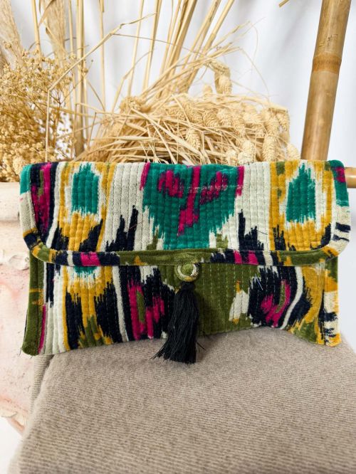 Bolso sobre antelina beige estampado asimétrico colores