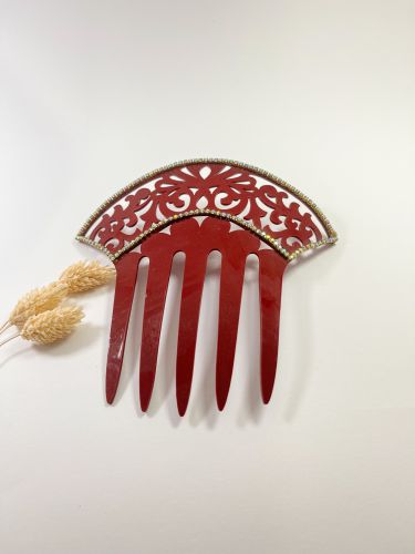 Peineta brillitos granate