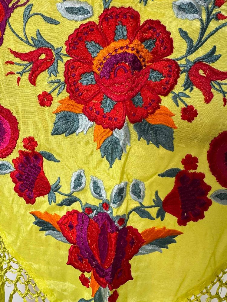 Mantón seda Araceli niña lima