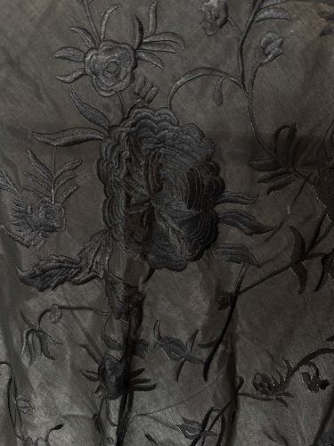 Mantón seda Lucía negro 2