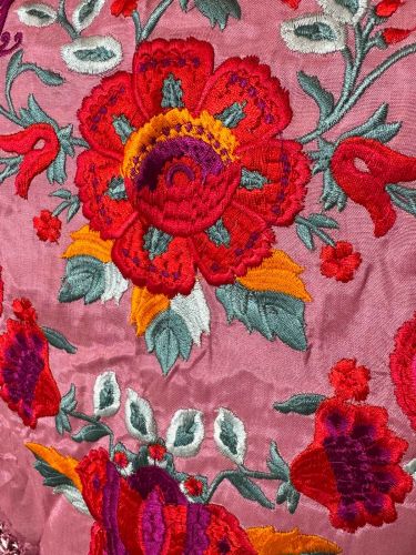 Mantón seda Araceli niña rosa empolvado 2