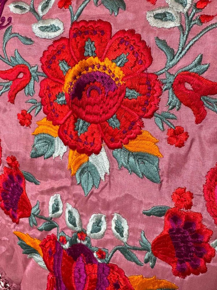 Mantón seda Araceli niña rosa empolvado