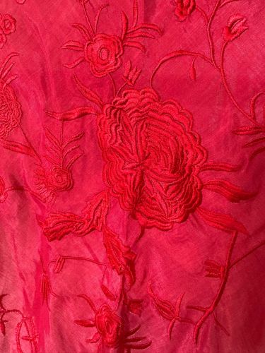 Mantón seda Lucía rojo sangre 2