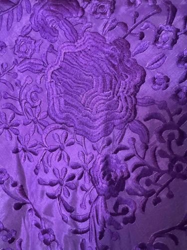Mantón seda Ángela morado 2