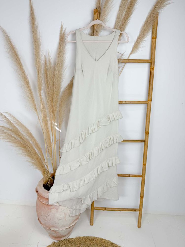 Vestido beige tirante ancho 4 volantitos diagonal