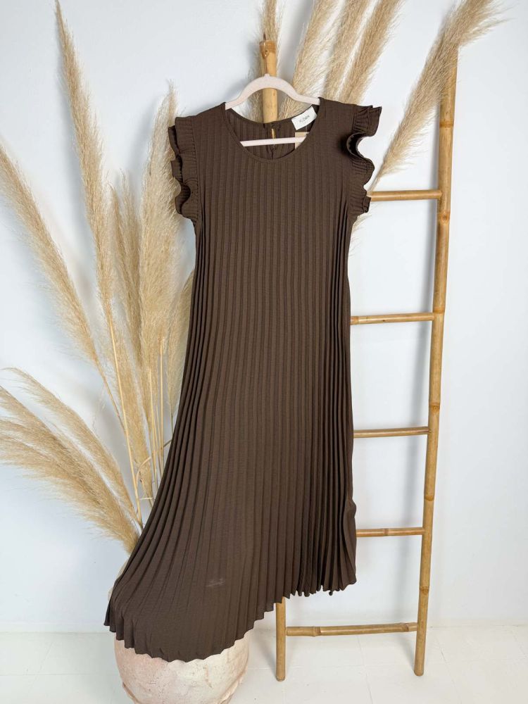 Vestido midi marrón chocolate plisado dos volantitos en la sisa