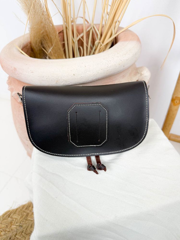 Riñonera de piel marrón oscuro...