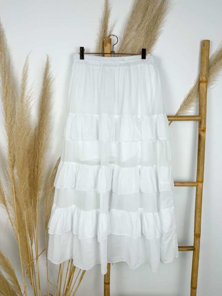 Falda blanca canastera