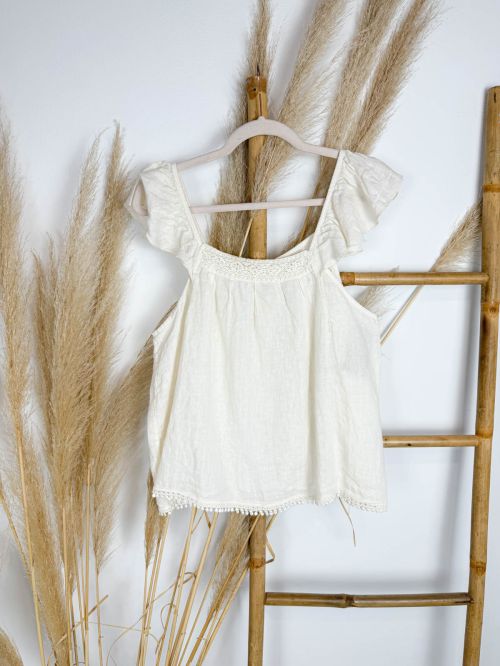 Blusa lino cruda volante tirante cenefa escote puntillita bajo
