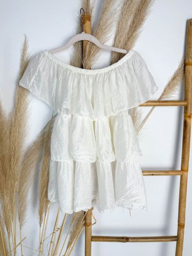 Blusa crudo 3 volantes cuello engomado