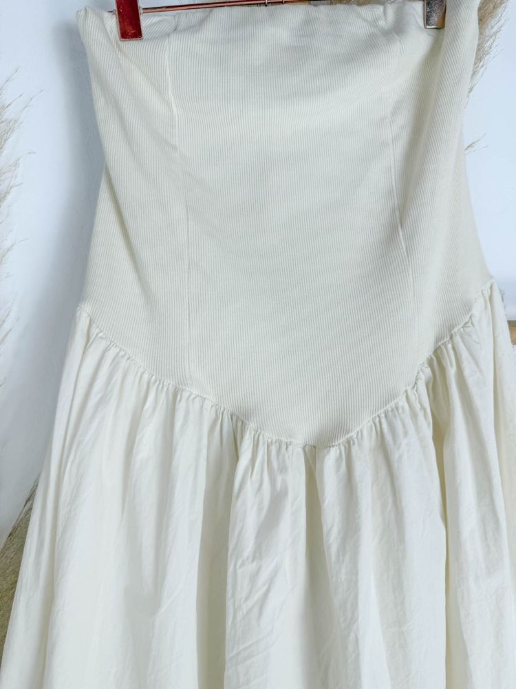 Vestido crudo palabra de honor parte...