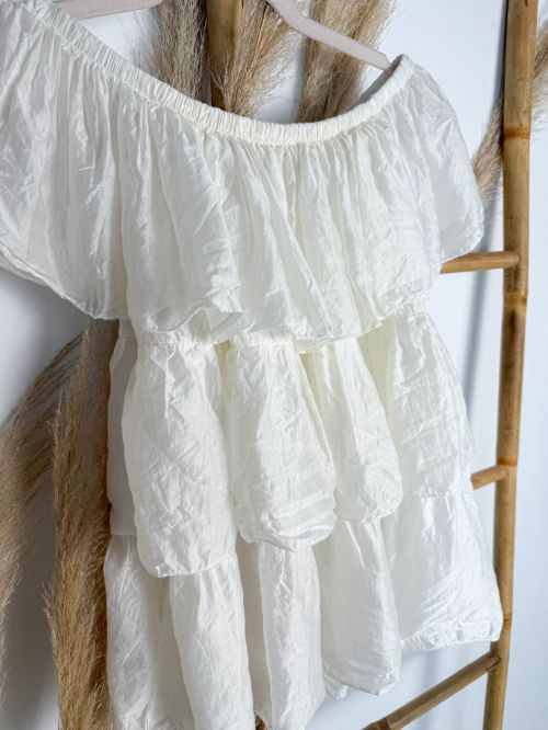 Blusa crudo 3 volantes cuello engomado