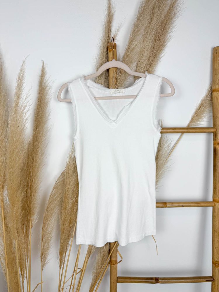 Camiseta sisa canalé blanca detalles raso