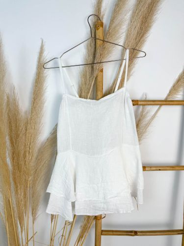 Blusa blanca tirantes doble volante panel de abeja espalda
