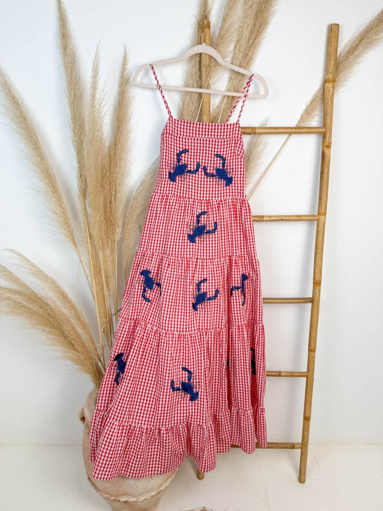 Vestido vichy rojo y langostas bordadas