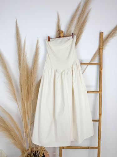 Vestido crudo palabra de honor parte de arriba canalé