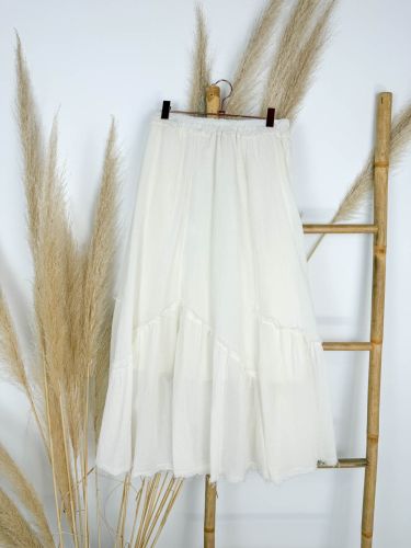 Falda cruda costuras diagonales desflecadas