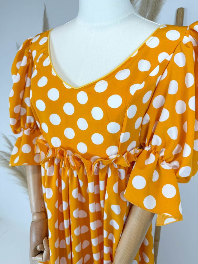 Bata Viña mostaza lunar grande blanco