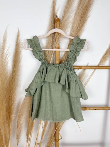 Blusa lino verde tirante volantito y hondulina  al tono