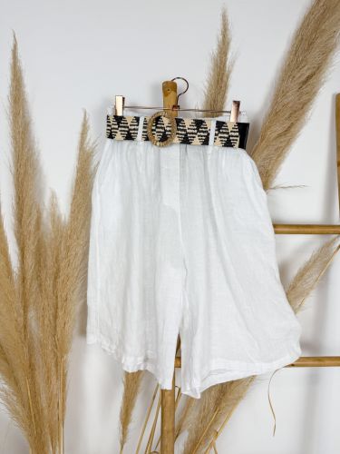 Bermuda lino blanca cinturón de rafia